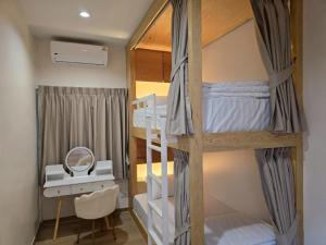 Inn De Sea - Hostel Bangkok Rambuttri Village Khaosan Area