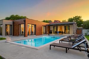 Villa Alojza Maria by IstriaLux - 4hvězdičkové hotely ve městě Rovinjsko Selo