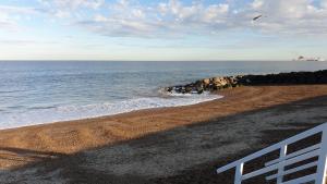 Martello Sunrise - Luxury 3-bedroom Seaview Beach House