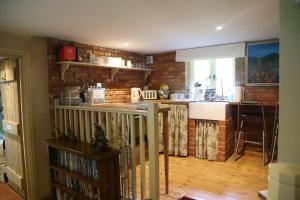 Swift Host - Rose Lodge - Sleeps 4 - Gardens - Dereham - Pet Friendly