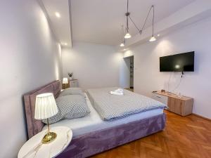 Simcity I City square w balcony 24 7 self check-in 1 min walk to Europa shopping mall