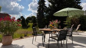 Helles Ferienhaus mit 2 Terrassen
