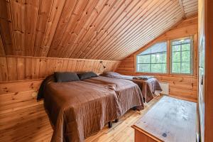 Villa Pirkkalinna by Aavalevi