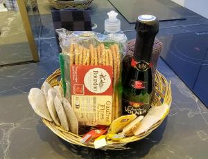 Appartements Romantique chic 150m plage patio : photos des chambres