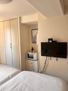 402 Tennoji Family Apartment 5min Walk from Station for 4 Guests