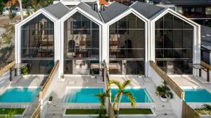 Luxurious 2 Bedroom Villa in Canggu, 8 Minutes from Beach