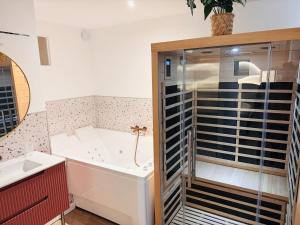 Lintimiste - Cocon à deux - Sauna, Balnéo & Ciné