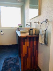 Apartment in cozy farmhouse upstairs