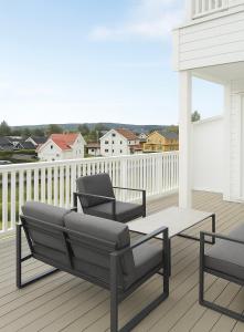 Bright 2-room apartment with balcony, Parking space