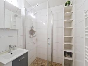 Portes Du Soleil PSB187 TELECABINE & MOUNTAIN 4 Per