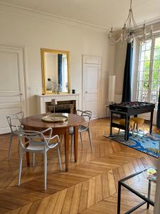 Appartements Grand studio lumineux en plein coeur de Versailles : photos des chambres