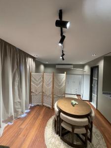 Studio in sodic October plaza