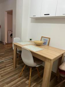 Romanescu Park Apartment