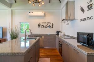 Dani Sam 4BR Beach Villa with Sunset View KBR47