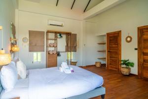 Dani Sam 4BR Beach Villa with Sunset View KBR47