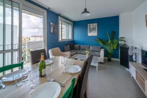 Appartements La Belle Etape - Grand T5 a Cholet : photos des chambres