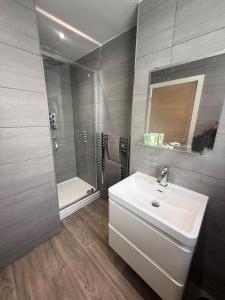 Stylish 3 bed spacious flat