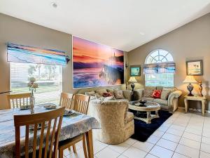 Orlando area villa w pool & game room