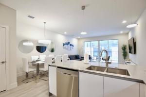 High Luxury 3 Bedroomloft Townhouse In Hidden Forest, With Private Pool!