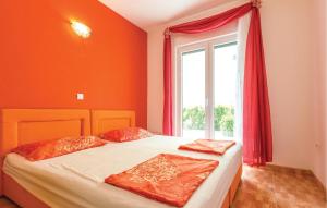 Amazing Apartment In Makarska With House Sea View 