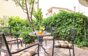 Amazing Apartment In Makarska With House Sea View