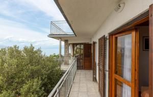 Gorgeous Apartment In Sveti Juraj With Wifi