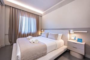 Sweett - Gaudi Avenue