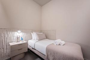 Sweett - Gaudi Avenue