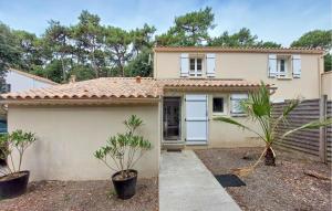Maisons de vacances 3 Bedroom Gorgeous Home In Jard-Sur-Mer : photos des chambres