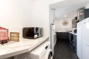 4 BEDS, 4 BATHS home, central Darlington