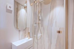 The Diagonal Suites Atic by Sweett