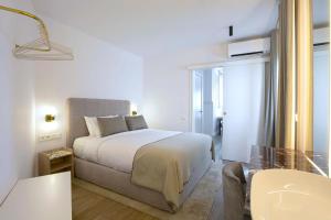 The Diagonal Suites Atic by Sweett