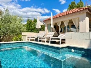 Apartments Villa A - Heating Pool