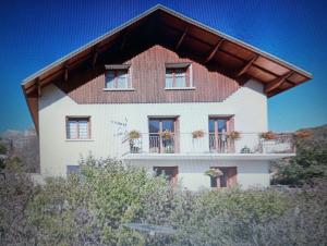 Appartements Chez Marinette : Appartement 3 Chambres - Étage Supérieur

