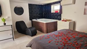 Love hotels Nid secret Loveroom & SPA Sanary : photos des chambres
