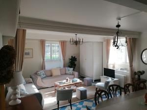 Grand gîte "Le gardien du château de Brocéliande", vue unique sur létang du Pas du Houx