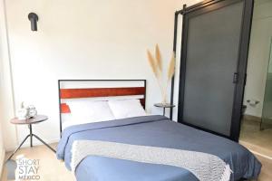 Cozy Apartment Steps Away from the Metropolitan