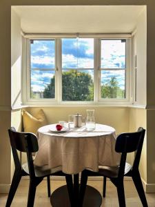 Bright Walthamstow flat w shared backyard