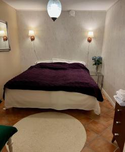 Lovely small room with a double bed no window in a charming Båstad villa prime location with terrace