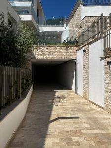 Stylish 4BR Villa with Pool near Porto Novi