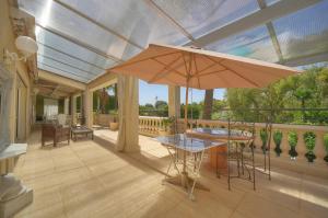Villas FRGK Luxury Villa in Antibes Heated Pool Spa : photos des chambres