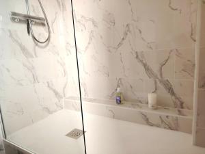 Appartements T1 coeur de Toulon ideal entre le port et la gare : photos des chambres