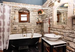 Alexana - Traditional House