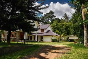 Sahachara Ayurveda Yoga Ecoliving