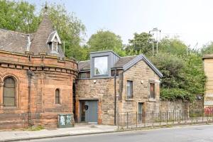 Argyl - The Foundry, A Bright One Bedroom House with Balcony