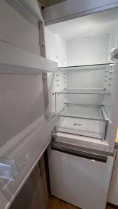 Riverside Embassy apartment Huge with free parking