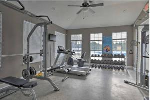 Family retreat w pool, spa & BBQ grill