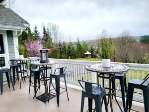 Mountain View Estate Forest Hot Tub Full Arcade