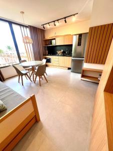 Essence Beira mar - Porto de pedras C102