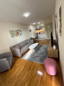 Dora apartment with terrace and parking